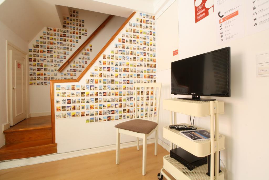 Bairro Alto In A Polaroid - Party In Lejlighed *